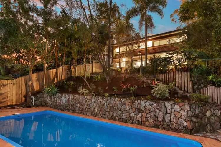 20 Alenola Street, Chapel Hill QLD 4069
