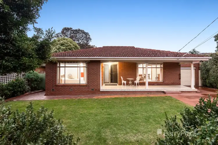 34 Balmoral Drive, Parkdale VIC 3195