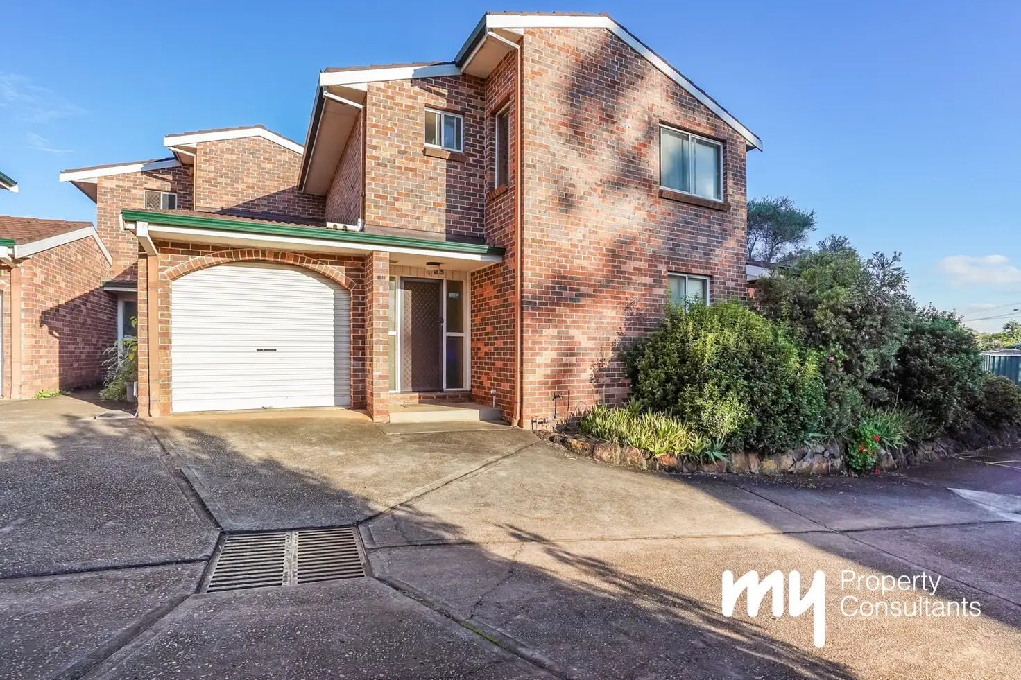 Main view of Homely townhouse listing, 18/18 Hosking Crescent, Glenfield NSW 2167