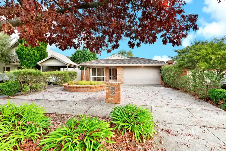 17 Lapstone Crescent, Yallambie VIC 3085