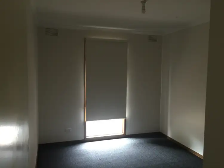 Seventh view of Homely house listing, 8 Strzelecki Court, Cranbourne North VIC 3977