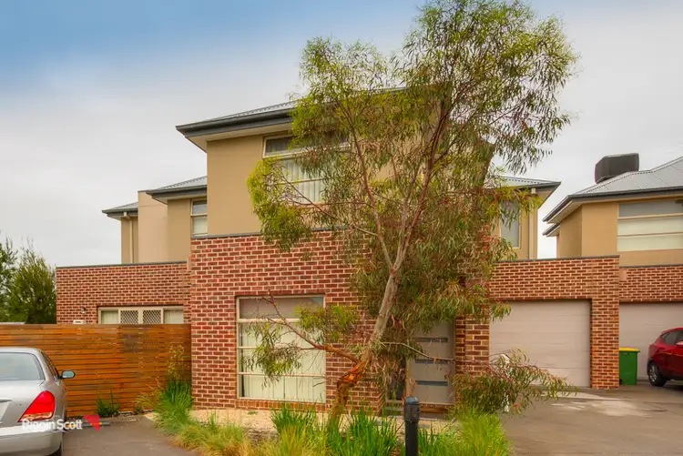 8/16-20 Honeysuckle Close, Pakenham VIC 3810