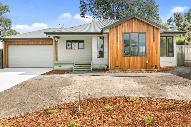 24 Douglas Parade, Yarra Junction VIC 3797
