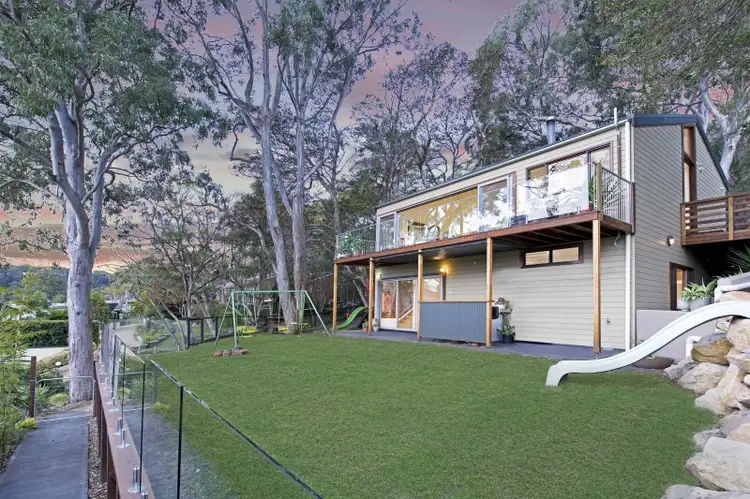 16 Daley Avenue, Daleys Point NSW 2257