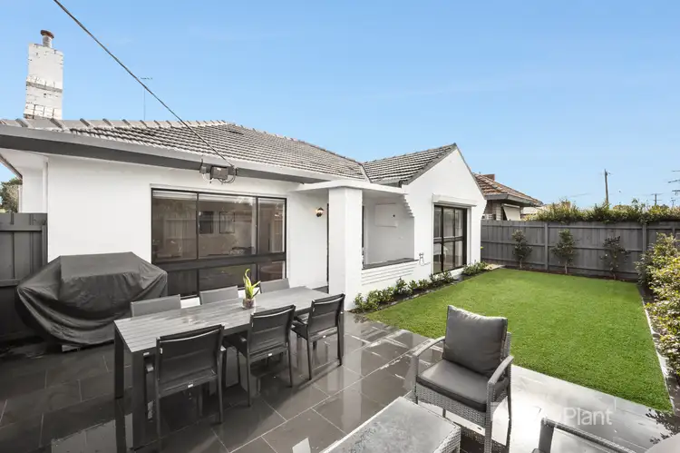 1/233 Warrigal Road, Cheltenham VIC 3192