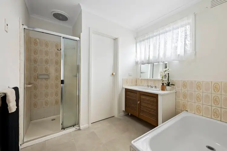 Fifth view of Homely unit listing, 2/11 Laurel Grove North, Blackburn VIC 3130