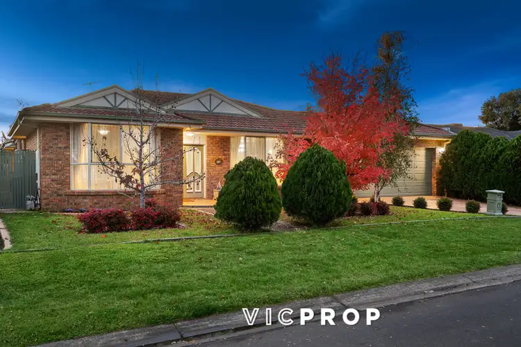 7 Kenross Close, Point Cook VIC 3030