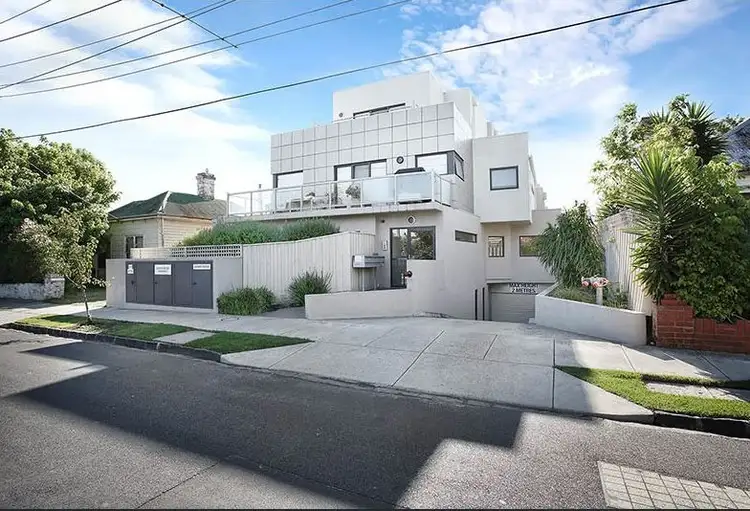 16 Shepparson Avenue