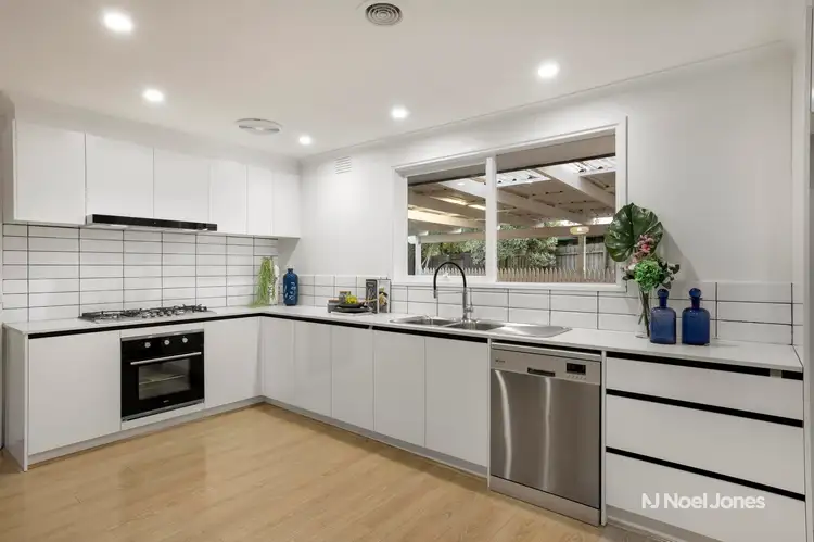 Fifth view of Homely house listing, 8 Dundee Place, Wantirna VIC 3152