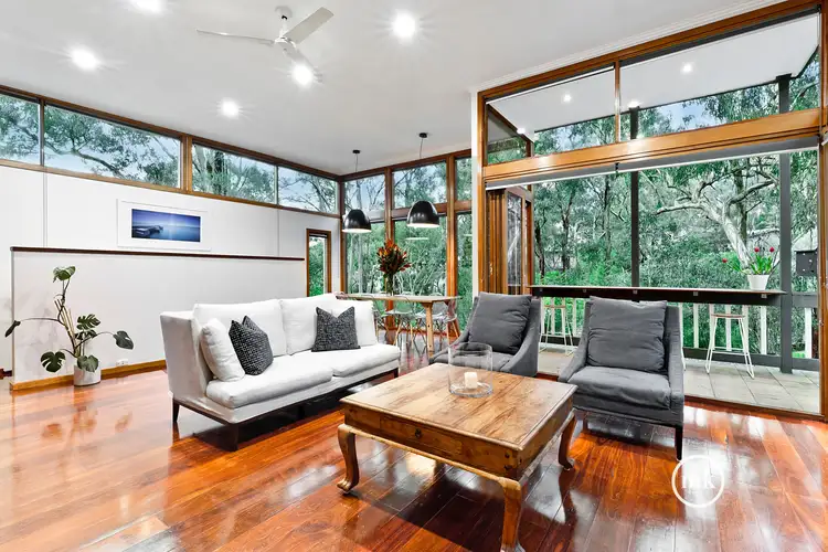 6 Meadow Crescent, Montmorency VIC 3094