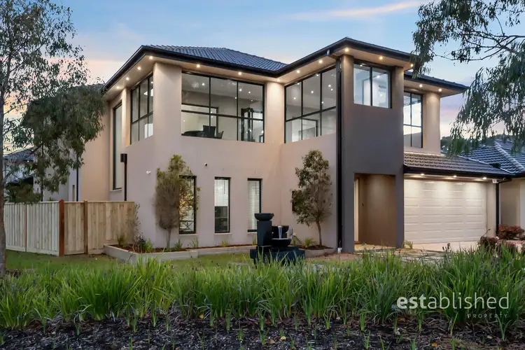 14 Monterey Bay Drive, Sanctuary Lakes VIC 3030