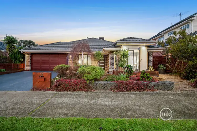 16 Grange Drive, South Morang VIC 3752