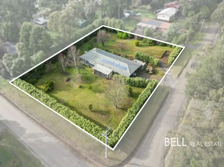 11 Hazel Street, Cockatoo VIC 3781