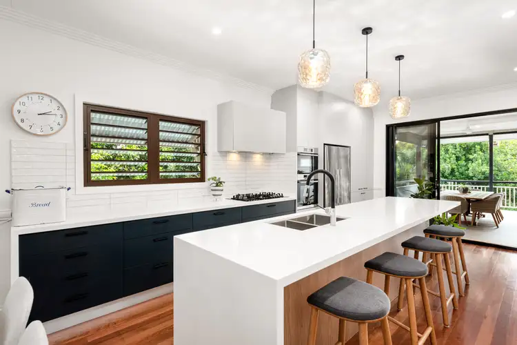 4 Isis Crescent, Seven Hills QLD 4170