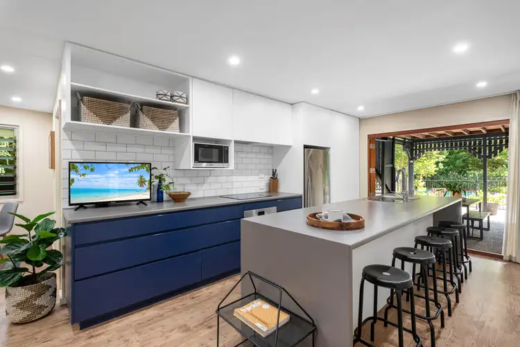 Second view of Homely house listing, 4 Isis Crescent, Seven Hills QLD 4170