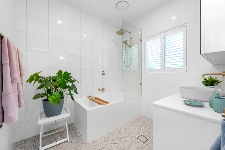 Sixth view of Homely house listing, 4 Isis Crescent, Seven Hills QLD 4170