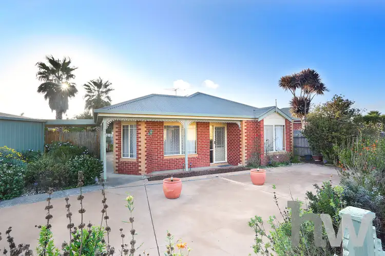 19 Mayfield Crescent, St Albans Park VIC 3219