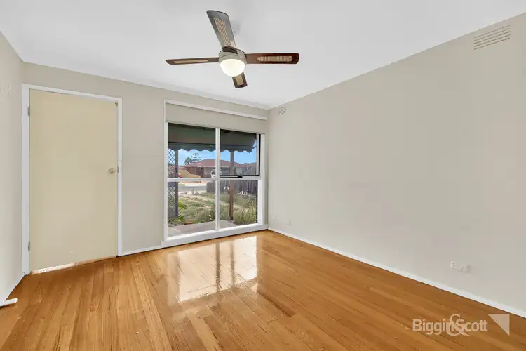 Fifth view of Homely house listing, 25 Pottenger Way, St Albans VIC 3021