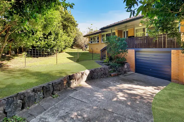2 Praeger Street, Chapel Hill QLD 4069