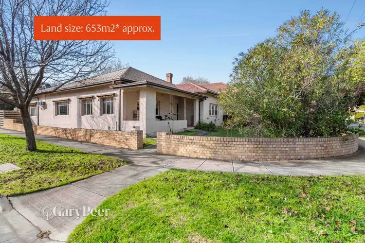25 Kambea Grove, Caulfield North VIC 3161