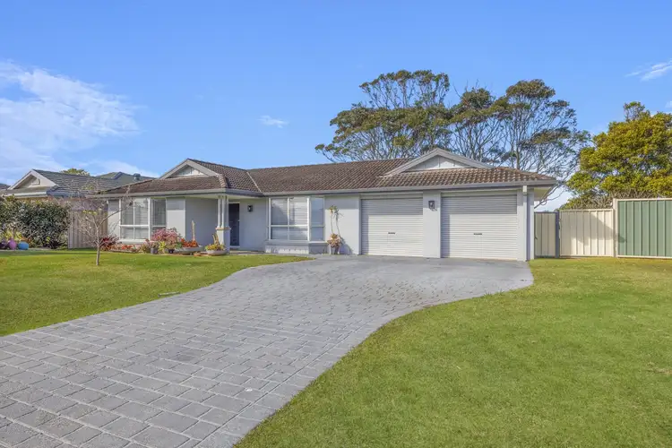 5 Explorers Way, Lake Cathie NSW 2445