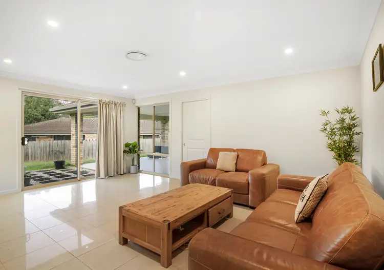 42 Rise Place, Moggill QLD 4070
