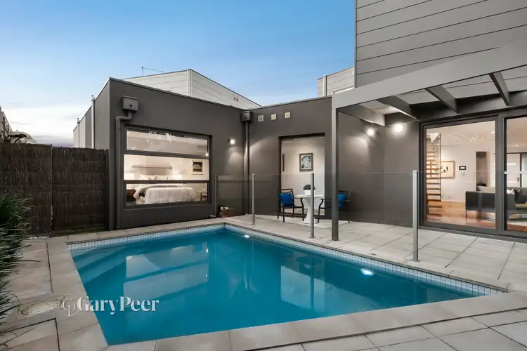 2/15 Edinburgh Avenue, Caulfield VIC 3162