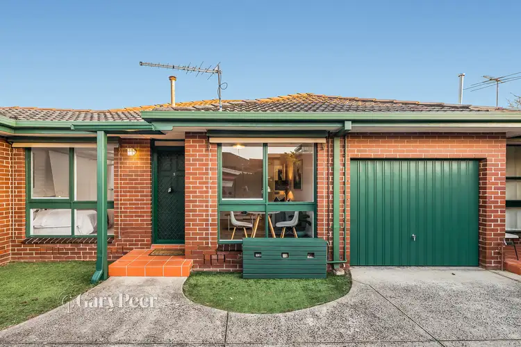 2/31 Shepparson Avenue, Carnegie VIC 3163