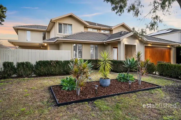 3 Greenview Way, Sanctuary Lakes VIC 3030
