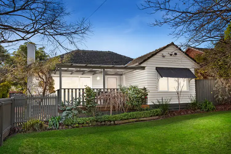 Main view of Homely unit listing, 1/16 Heather Grove, Ringwood VIC 3134