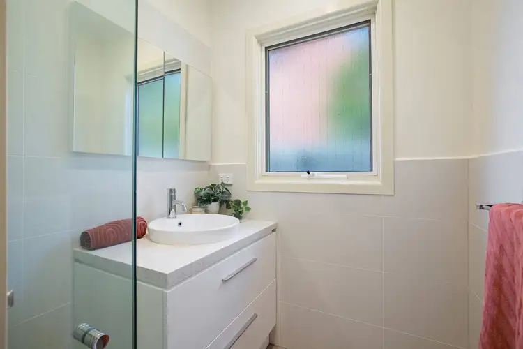 Sixth view of Homely unit listing, 1/16 Heather Grove, Ringwood VIC 3134