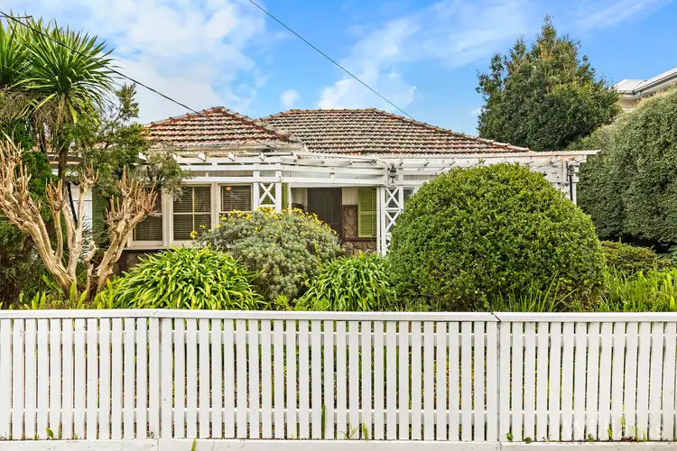 32 Greene Street, South Kingsville VIC 3015