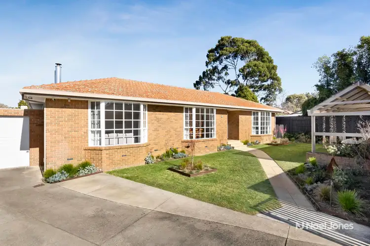 2/2 Service Road, Blackburn VIC 3130