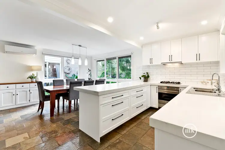 18 Orchard Avenue, Eltham North VIC 3095