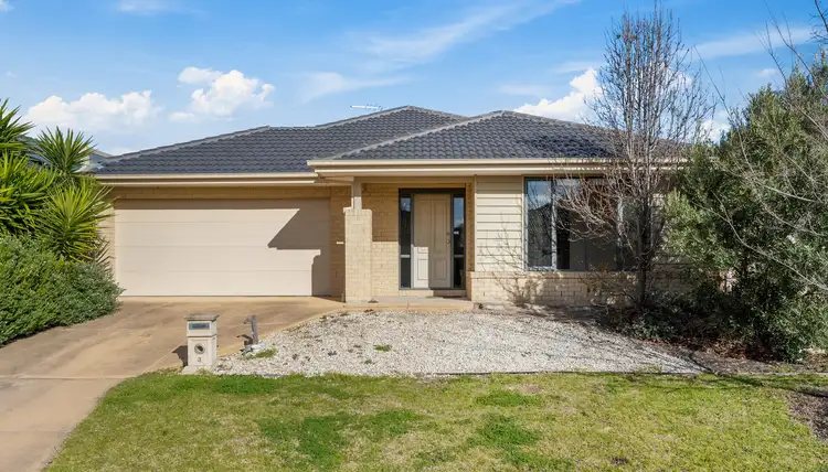 3 Trident Court, Sanctuary Lakes VIC 3030