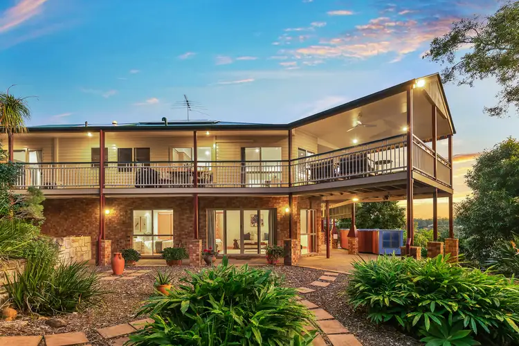 16 Accrington Place, Chapel Hill QLD 4069