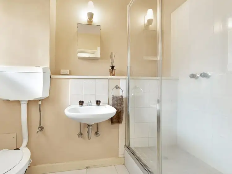 Sixth view of Homely apartment listing, 21/6-8 Glen Eira Road, Ripponlea VIC 3185