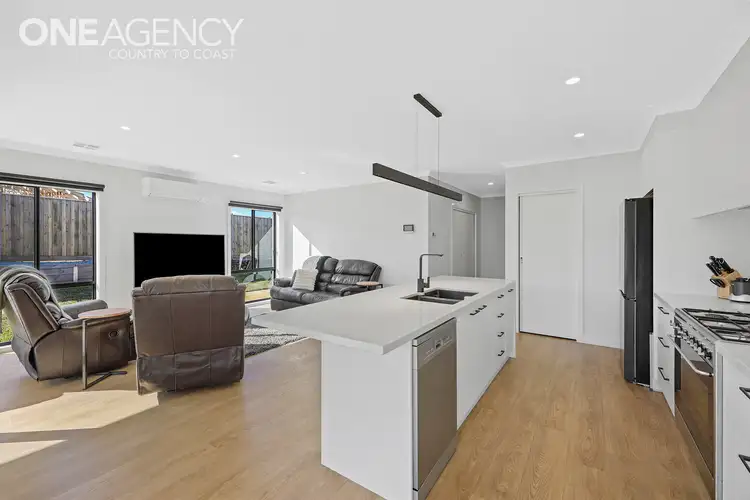 Sixth view of Homely house listing, 8 Cyclops Street, Warragul VIC 3820