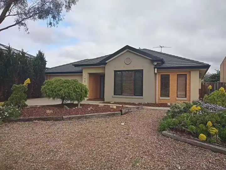 2 Williams Bay Walk, Sanctuary Lakes VIC 3030