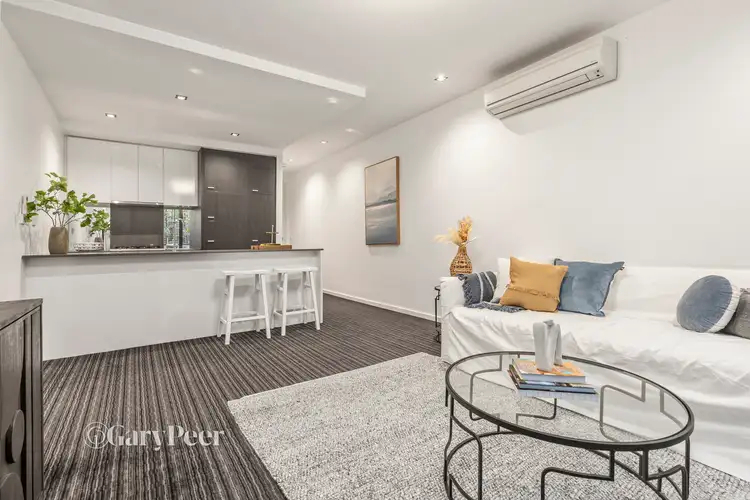 22/17 Robe Street, St Kilda VIC 3182