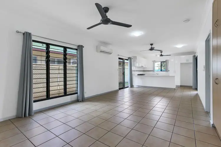 14 Deakin Place