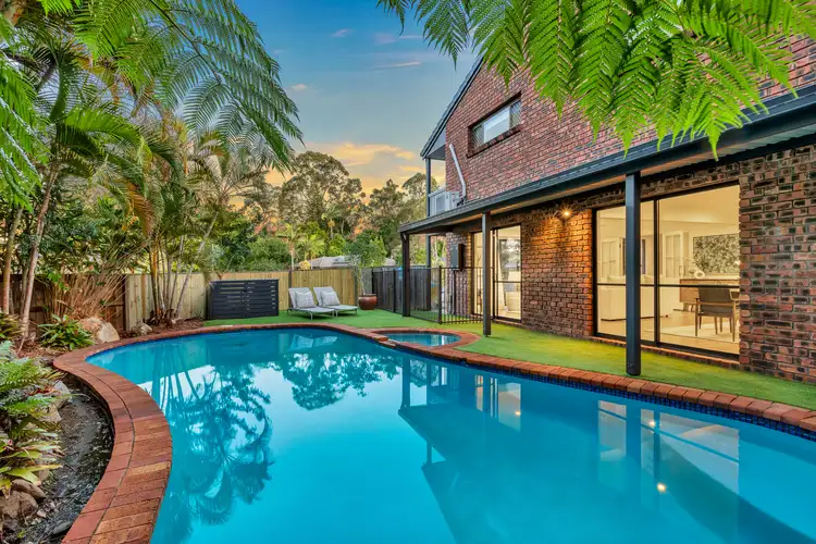 2 Brindabella Street, Chapel Hill QLD 4069