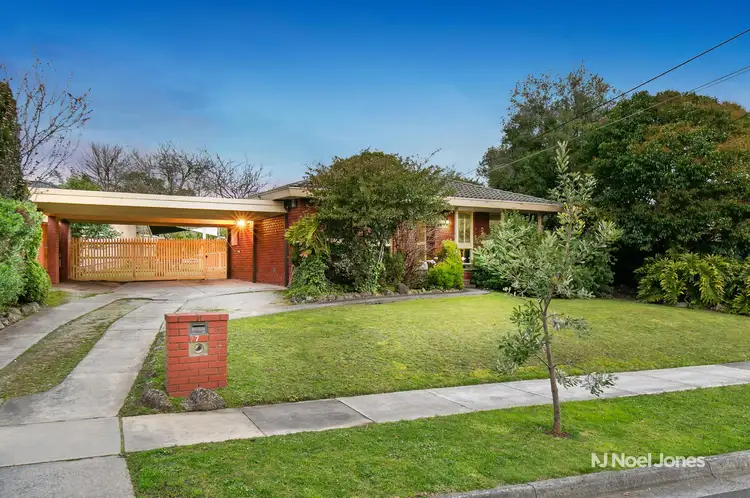 27 Kingloch Parade, Wantirna VIC 3152