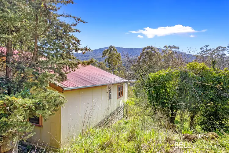 16 Riverside Drive, Warburton VIC 3799