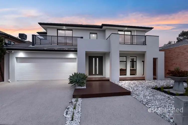 11 Skyward Drive, Sanctuary Lakes VIC 3030