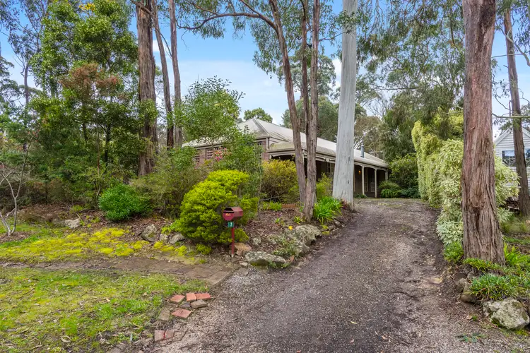 7 Kathryn Crescent, Woodend VIC 3442