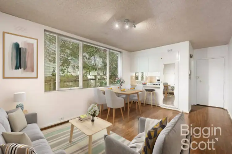 2/30 Wellington Street, St Kilda VIC 3182