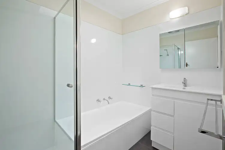Sixth view of Homely unit listing, 1/300-302 Tooronga Road, Glen Iris VIC 3146