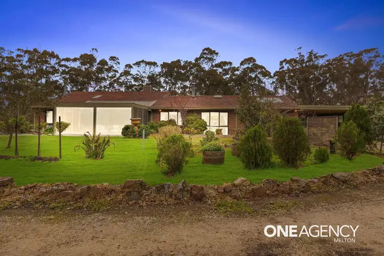 9 Grevillea Court, Long Forest VIC 3340