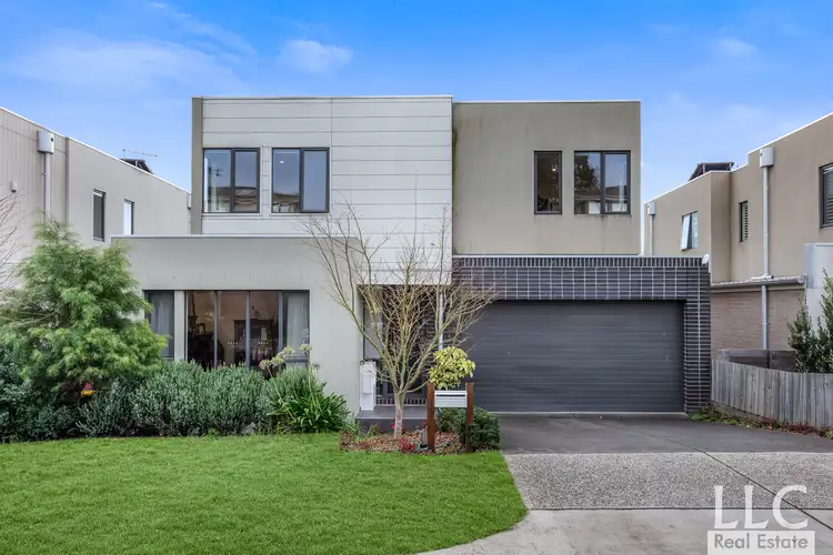 14 Solferino Close